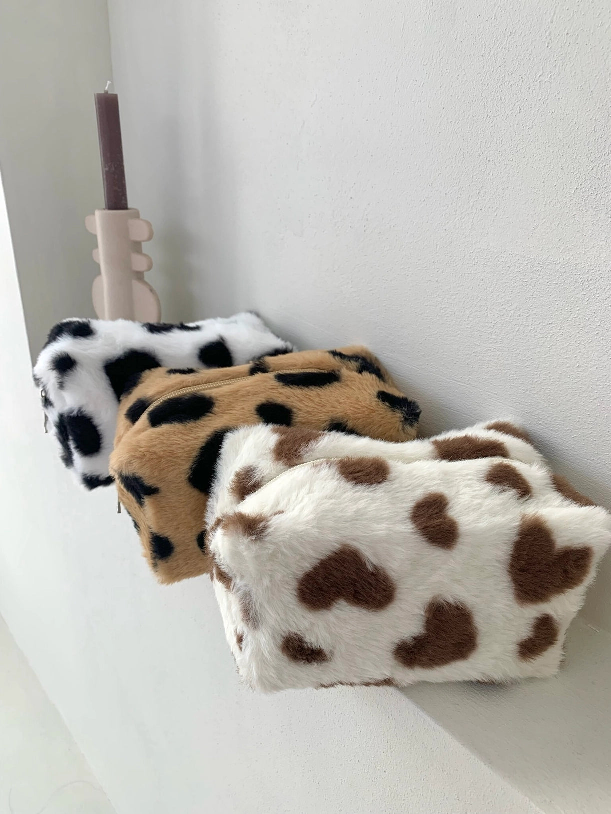 KOSMETIK TASKE BRUN/HVID HJERTER